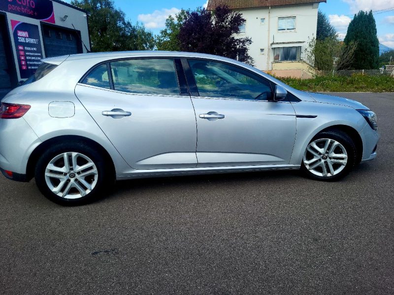 RENAULT MEGANE IV Berline bicorps trois ou cinq portes 1.5 Blue dCi 115 1461cm3 116cv  2019