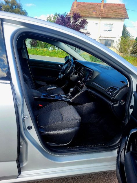 RENAULT MEGANE IV Berline bicorps trois ou cinq portes 1.5 Blue dCi 115 1461cm3 116cv  2019
