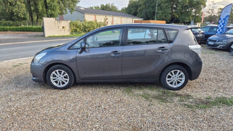 TOYOTA VERSO 126 D-4D FAP SkyView 7 places 2012