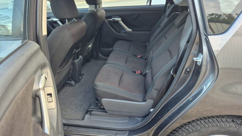 TOYOTA VERSO 126 D-4D FAP SkyView 7 places 2012