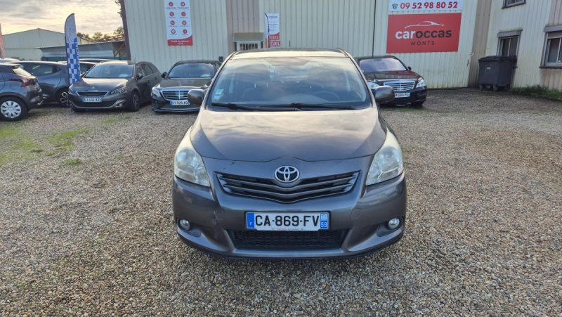 TOYOTA VERSO 126 D-4D FAP SkyView 7 places 2012