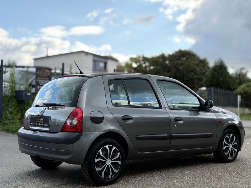 RENAULT CLIO II 1.5 dCi 65 cv Phase 2  