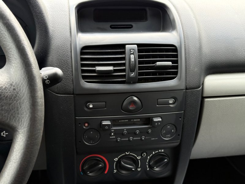 RENAULT CLIO II 1.5 dCi 65 cv Phase 2  