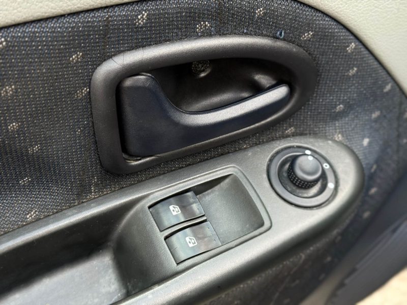 RENAULT CLIO II 1.5 dCi 65 cv Phase 2  