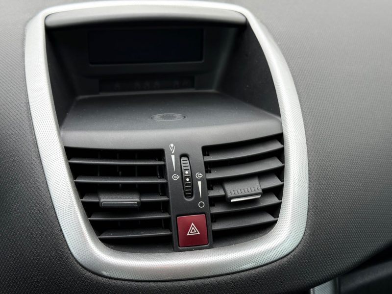 PEUGEOT 207 1.6 VTI 16V 120 CH PREMIUM PACK  