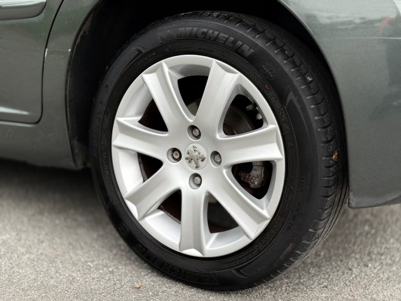 PEUGEOT 207 1.6 VTI 16V 120 CH PREMIUM PACK  