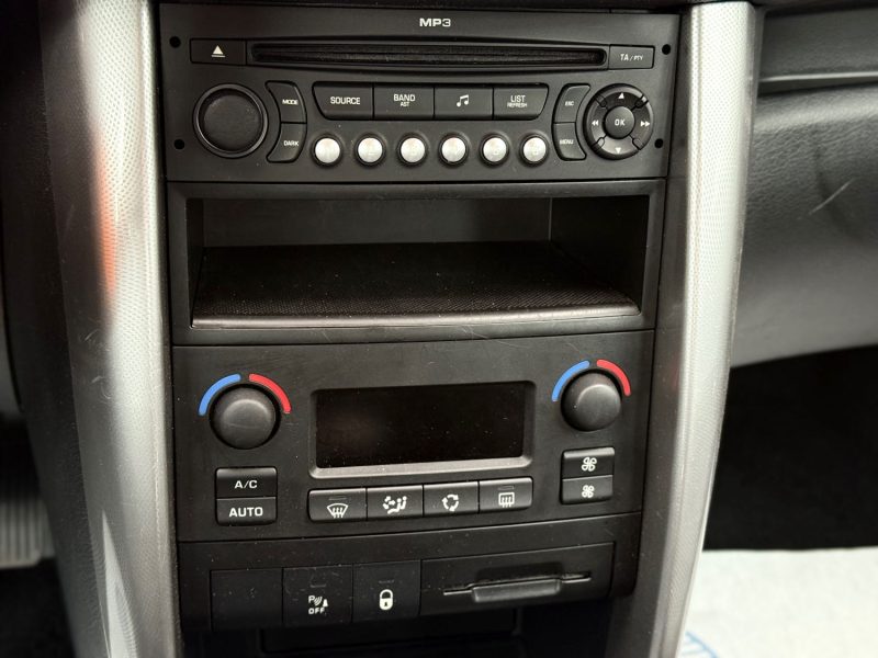 PEUGEOT 207 1.6 VTI 16V 120 CH PREMIUM PACK  