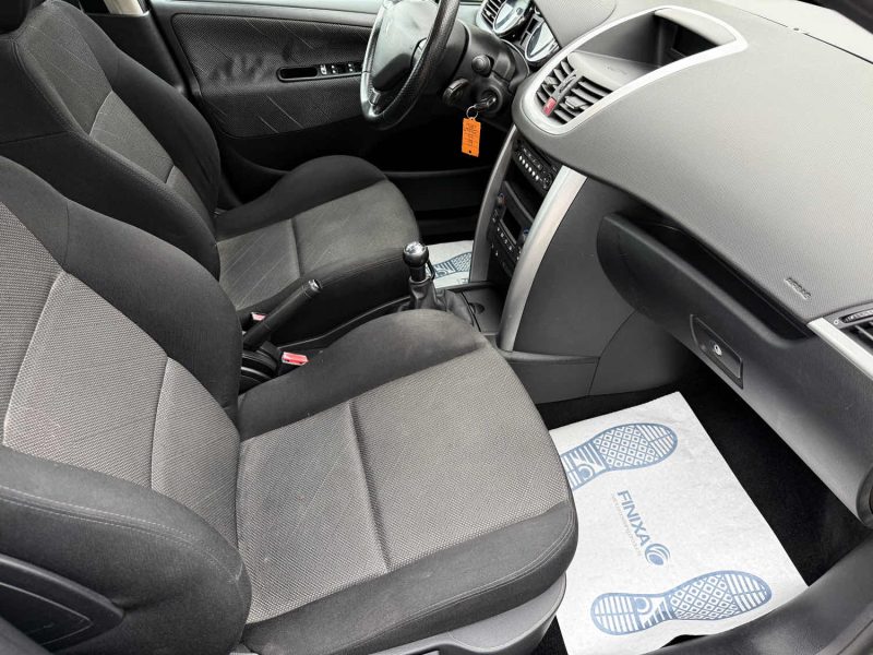 PEUGEOT 207 1.6 VTI 16V 120 CH PREMIUM PACK  