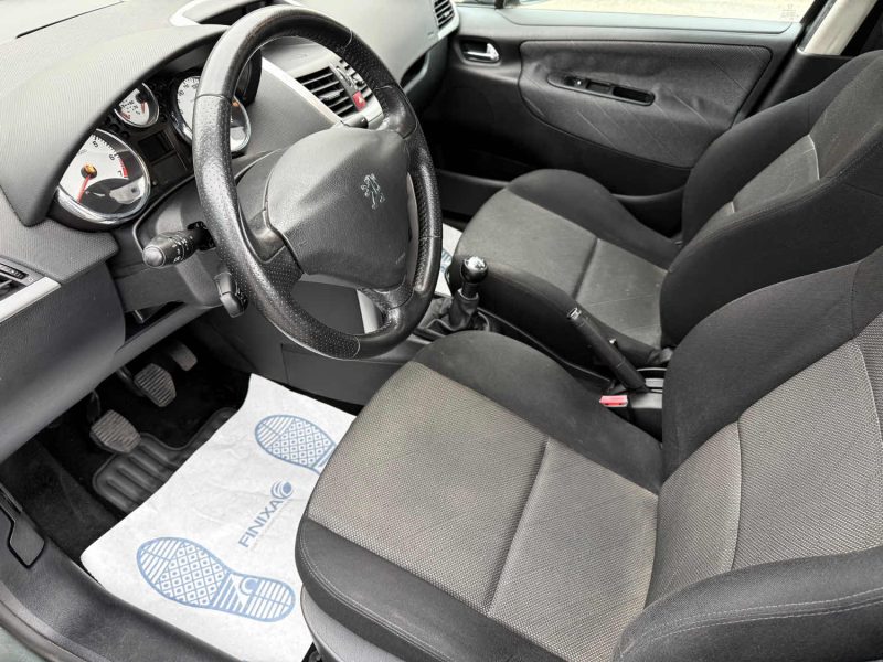 PEUGEOT 207 1.6 VTI 16V 120 CH PREMIUM PACK  