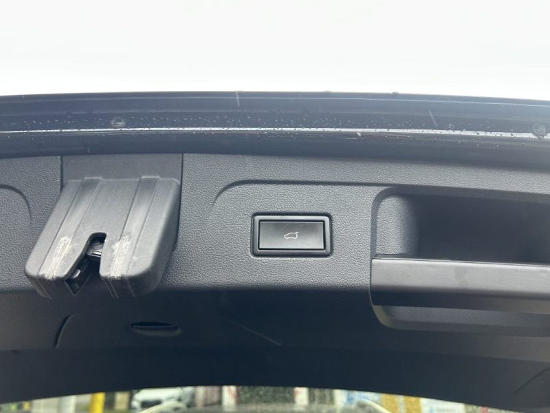 VOLKSWAGEN TOURAN 2.0 TDI 150CH Confortline / 7 Places / Garantie 24 Mois