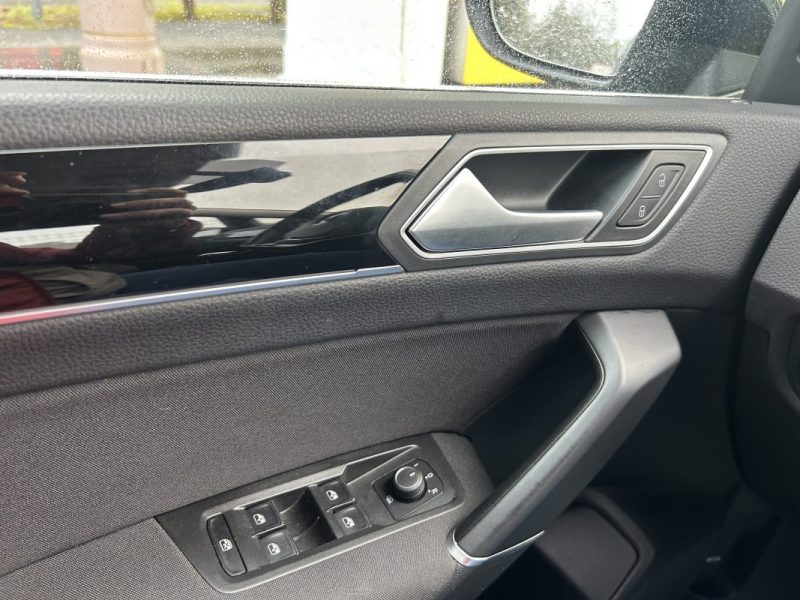 VOLKSWAGEN TOURAN 2.0 TDI 150CH Confortline / 7 Places / Garantie 24 Mois