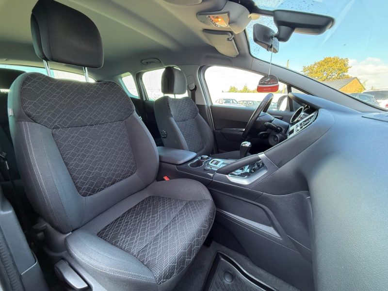 PEUGEOT 3008 1.6 BlueHDi 120CV BVA