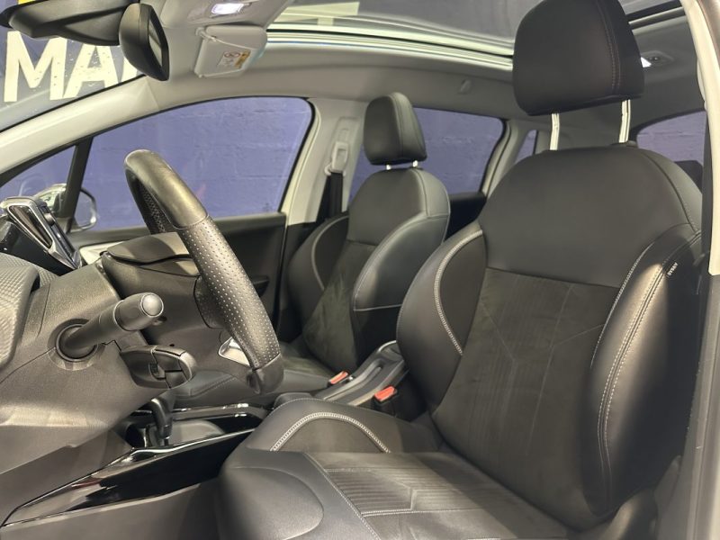 PEUGEOT 2008 1.2 PureTech 110ch CROSSWAY EAT6 - 1e MAIN - DISTRI NEUVE - CAMERA + CARPLAY