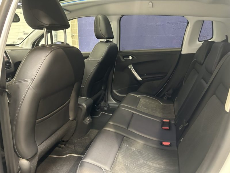 PEUGEOT 2008 1.2 PureTech 110ch CROSSWAY EAT6 - 1e MAIN - DISTRI NEUVE - CAMERA + CARPLAY