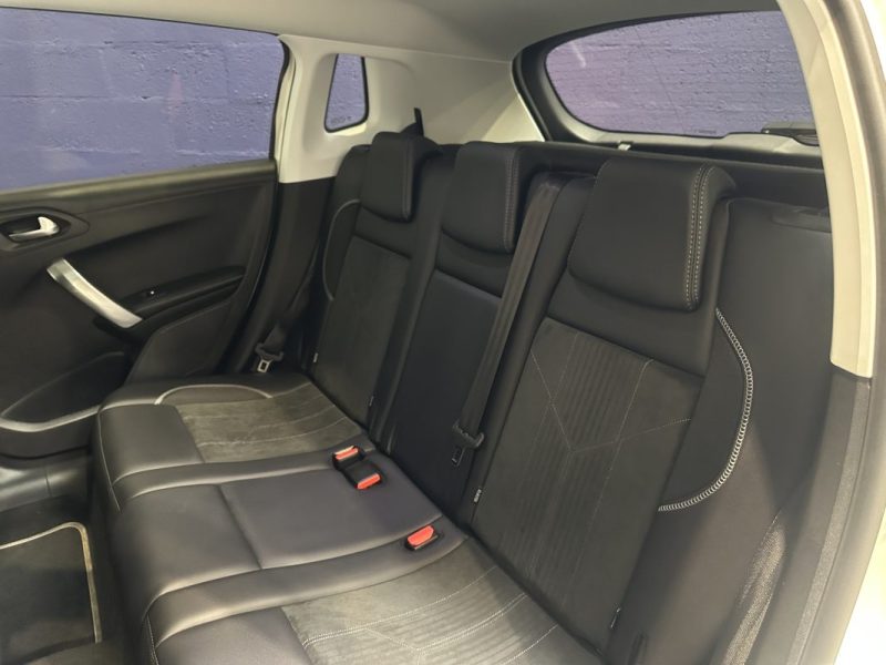 PEUGEOT 2008 1.2 PureTech 110ch CROSSWAY EAT6 - 1e MAIN - DISTRI NEUVE - CAMERA + CARPLAY