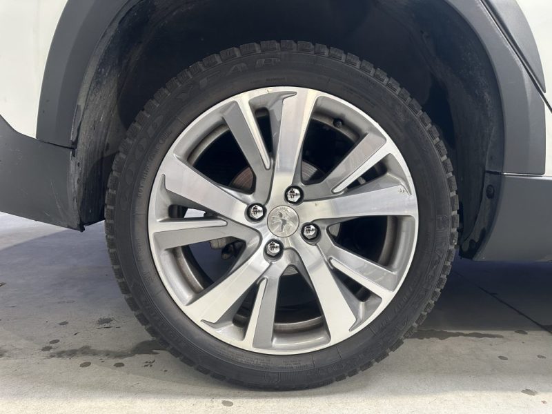 PEUGEOT 2008 1.2 PureTech 110ch CROSSWAY EAT6 - 1e MAIN - DISTRI NEUVE - CAMERA + CARPLAY