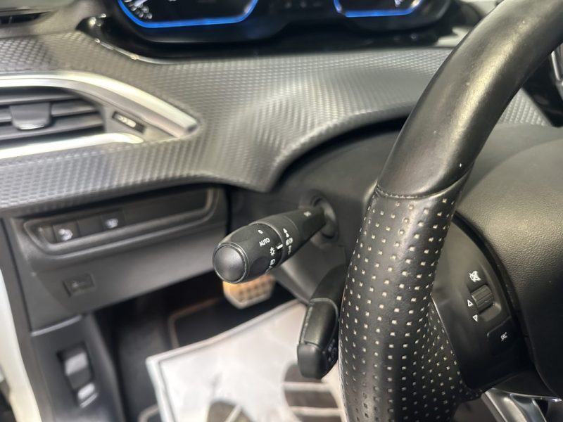 PEUGEOT 2008 1.2 PureTech 110ch CROSSWAY EAT6 - 1e MAIN - DISTRI NEUVE - CAMERA + CARPLAY