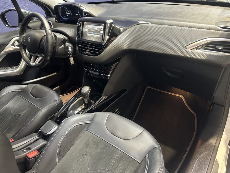 PEUGEOT 2008 1.2 PureTech 110ch CROSSWAY EAT6 - 1e MAIN - DISTRI NEUVE - CAMERA + CARPLAY