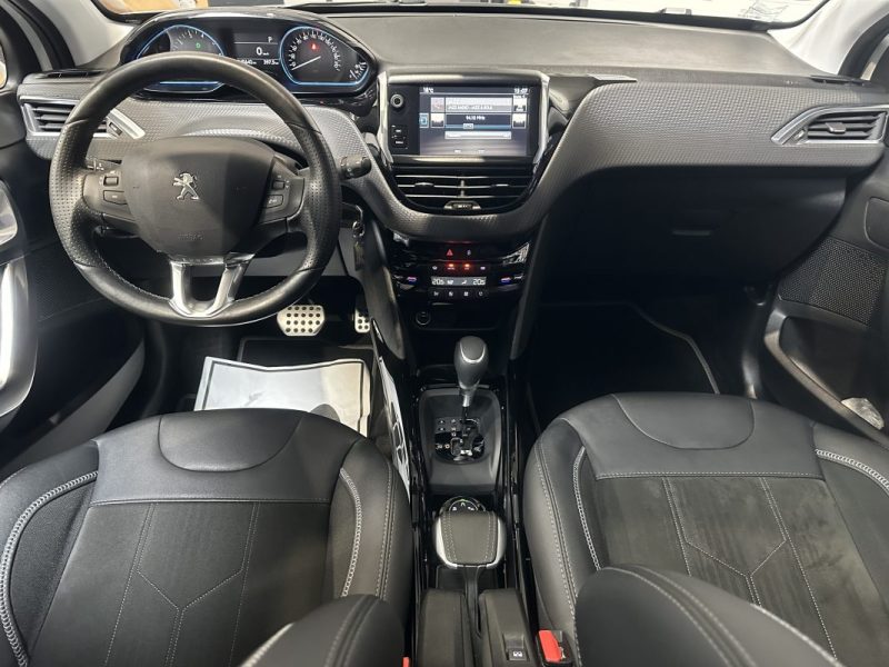 PEUGEOT 2008 1.2 PureTech 110ch CROSSWAY EAT6 - 1e MAIN - DISTRI NEUVE - CAMERA + CARPLAY