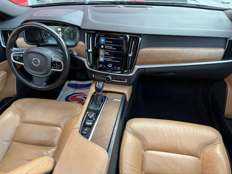 VOLVO V90 D4 190ch Momentum Geartronic 2017