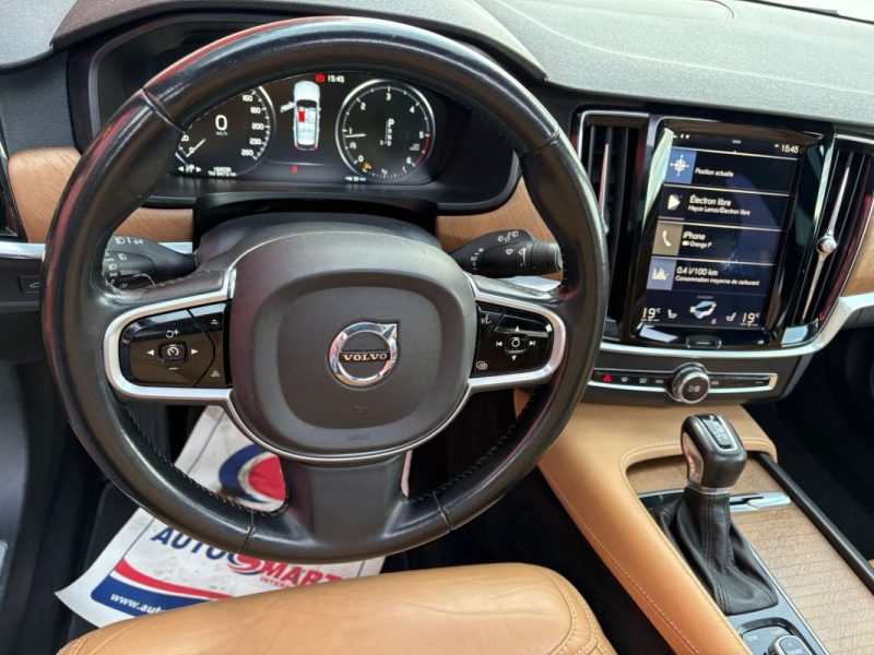 VOLVO V90 D4 190ch Momentum Geartronic 2017