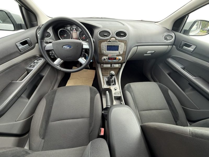 FORD FOCUS GHIA 1.6i 115ch 