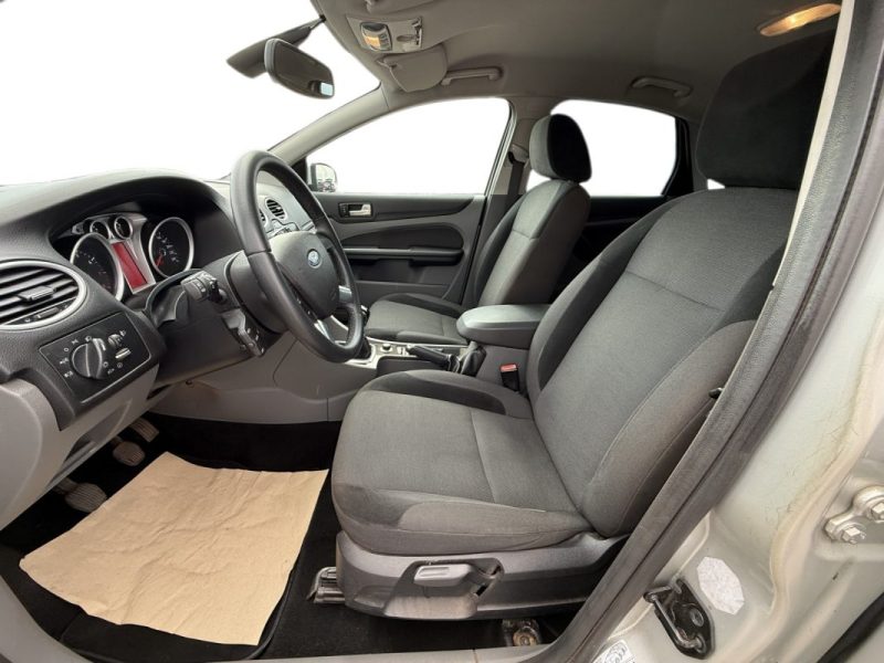 FORD FOCUS GHIA 1.6i 115ch 