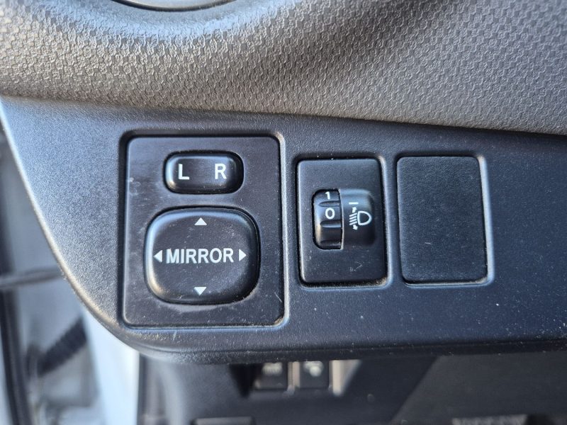 TOYOTA YARIS HYBRID 100H HYBRID BUSINESS 5p 2016