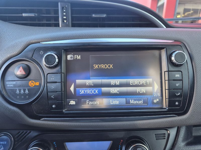 TOYOTA YARIS HYBRID 100H HYBRID BUSINESS 5p 2016