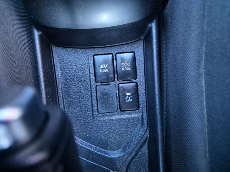 TOYOTA YARIS HYBRID 100H HYBRID BUSINESS 5p 2016