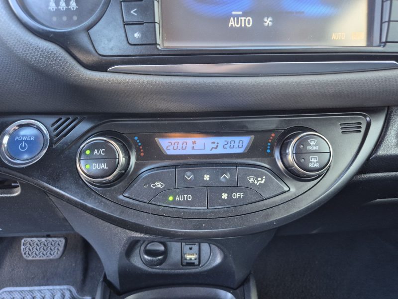 TOYOTA YARIS HYBRID 100H HYBRID BUSINESS 5p 2016