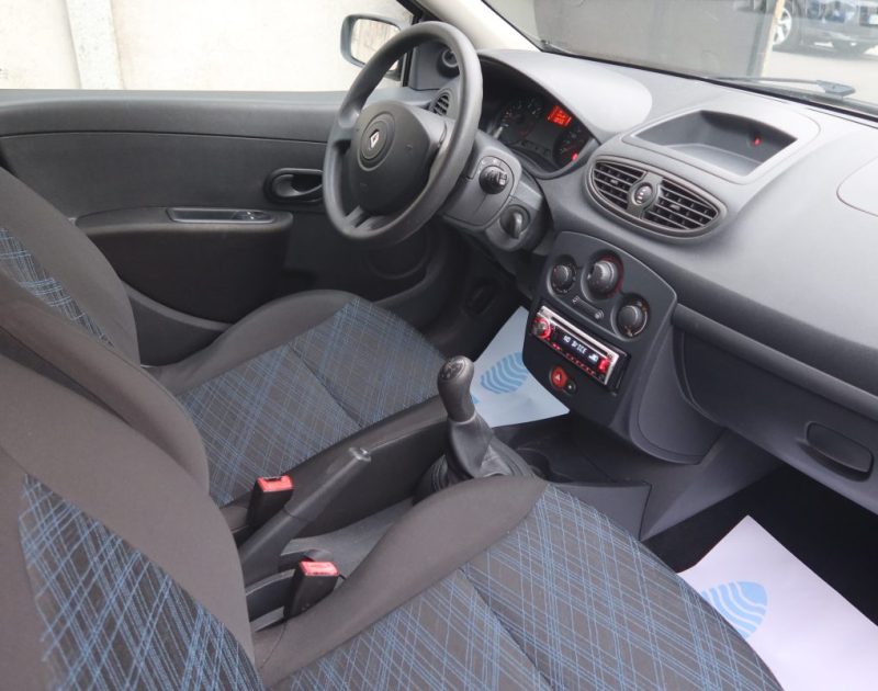 RENAULT CLIO AUTHENTIQUE 1.5DCI 70 2009