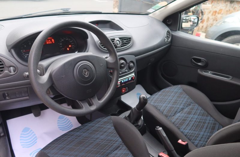 RENAULT CLIO AUTHENTIQUE 1.5DCI 70 2009