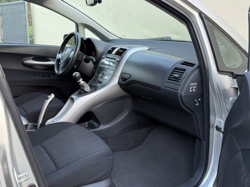 TOYOTA AURIS 126CV D4D LINEA TERRA 2007 229 000KM 