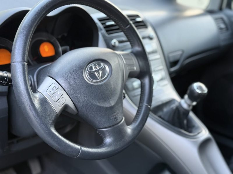 TOYOTA AURIS 126CV D4D LINEA TERRA 2007 229 000KM 