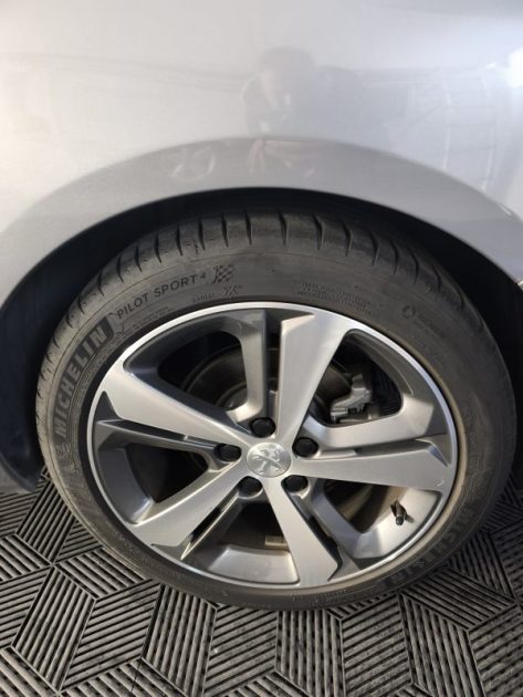 PEUGEOT PEUGEOT 308 SW 1.2 PURETECH 130 Cv - FINITION GT LINE - BOITE AUTOMATIQUE - ENTRETIEN COMPLET - GPS - CAMÉRA DE RECUL  1.2 PureTech 130ch E6.c S&S Allure EAT8 2019