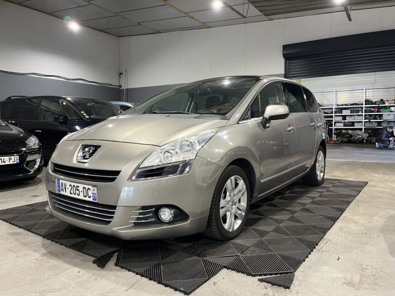 PEUGEOT 5008 1.6 HDI 110CH