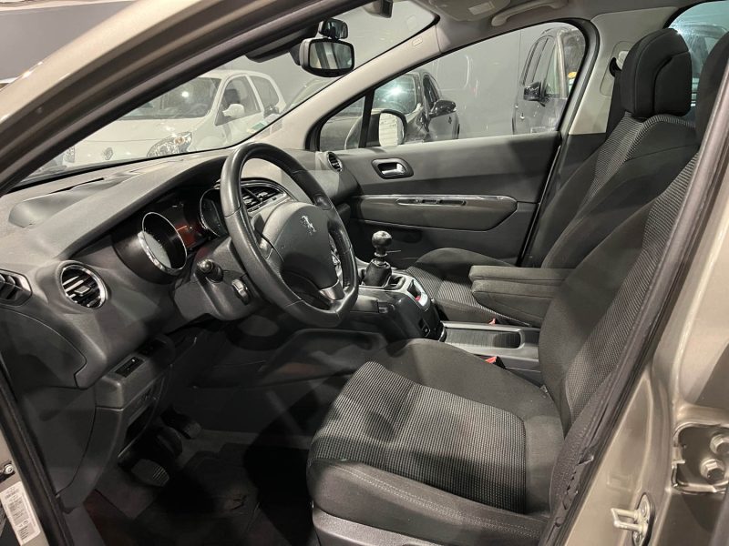 PEUGEOT 5008 1.6 HDI 110CH