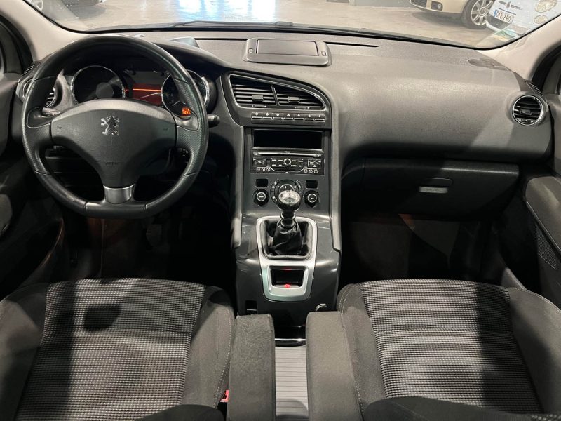 PEUGEOT 5008 1.6 HDI 110CH