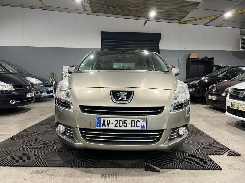 PEUGEOT 5008 1.6 HDI 110CH