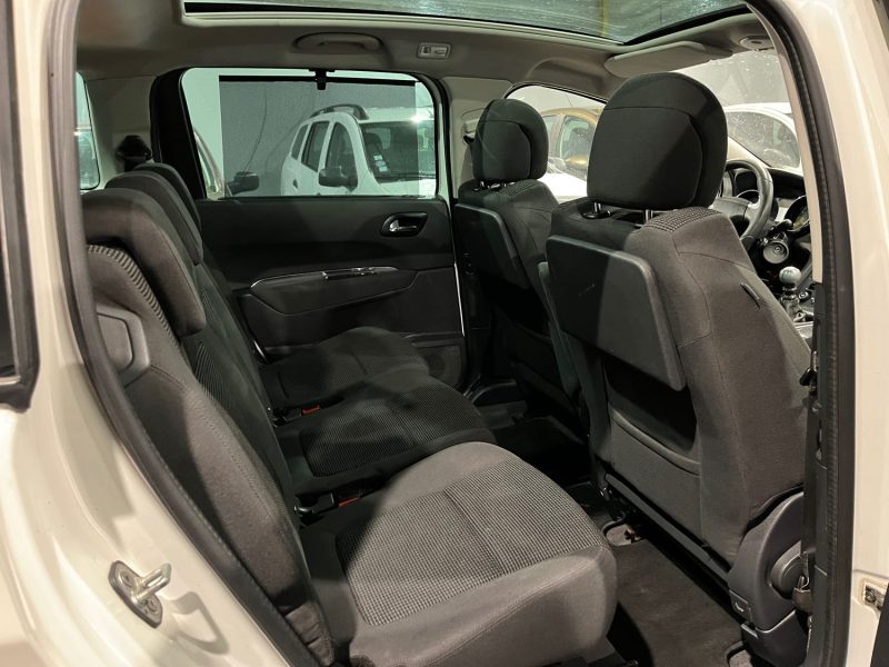 PEUGEOT 5008 ALLURE 2.0 HDi 150CH 