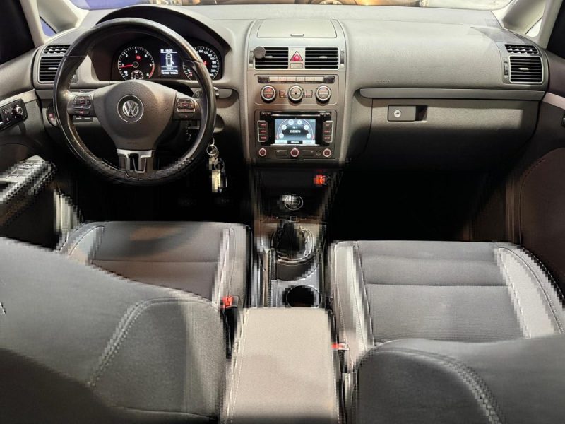 VOLKSWAGEN TOURAN 1.6 TDI 105ch LIFE / DISTRI OK / TOIT OUVRANT