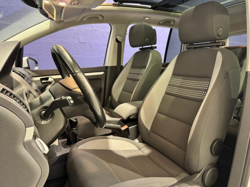 VOLKSWAGEN TOURAN 1.6 TDI 105ch LIFE / DISTRI OK / TOIT OUVRANT