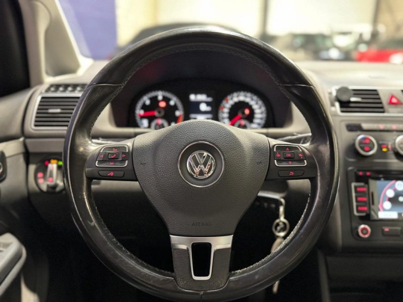 VOLKSWAGEN TOURAN 1.6 TDI 105ch LIFE / DISTRI OK / TOIT OUVRANT