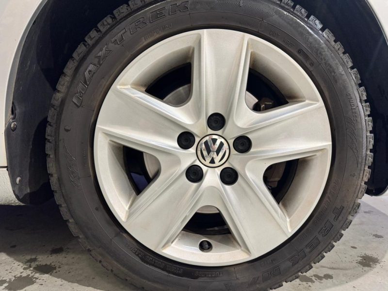 VOLKSWAGEN TOURAN 1.6 TDI 105ch LIFE / DISTRI OK / TOIT OUVRANT