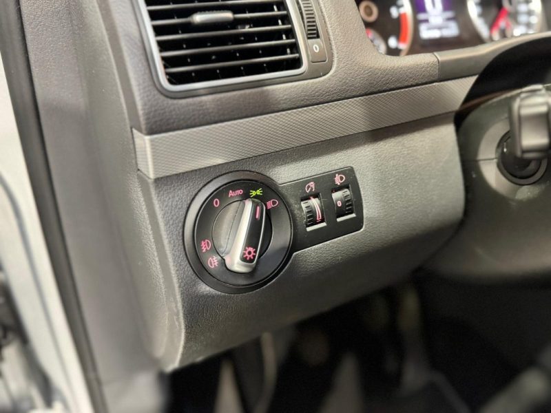 VOLKSWAGEN TOURAN 1.6 TDI 105ch LIFE / DISTRI OK / TOIT OUVRANT