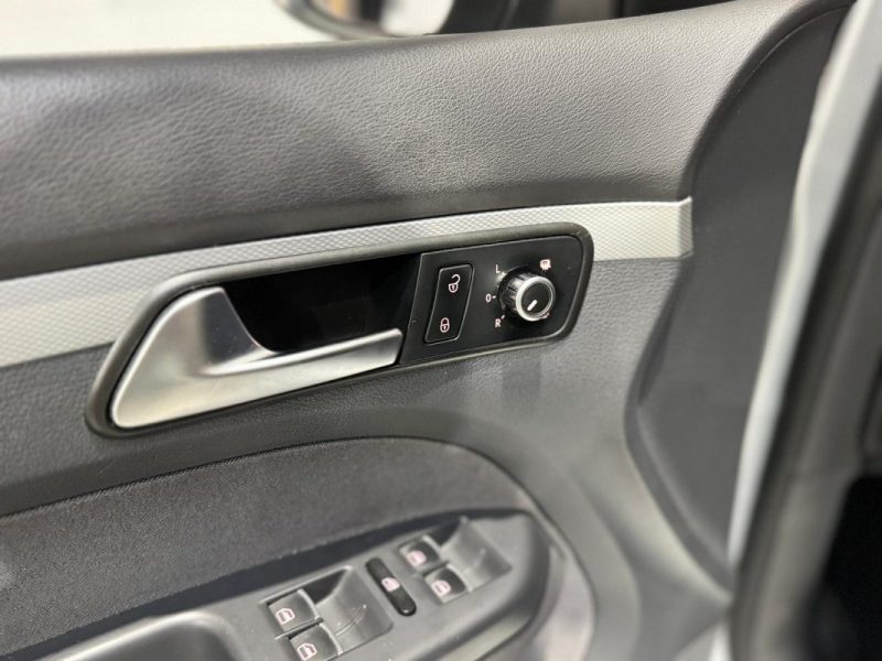 VOLKSWAGEN TOURAN 1.6 TDI 105ch LIFE / DISTRI OK / TOIT OUVRANT