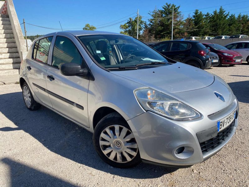 RENAULT CLIO 1.2i - 16V 2011