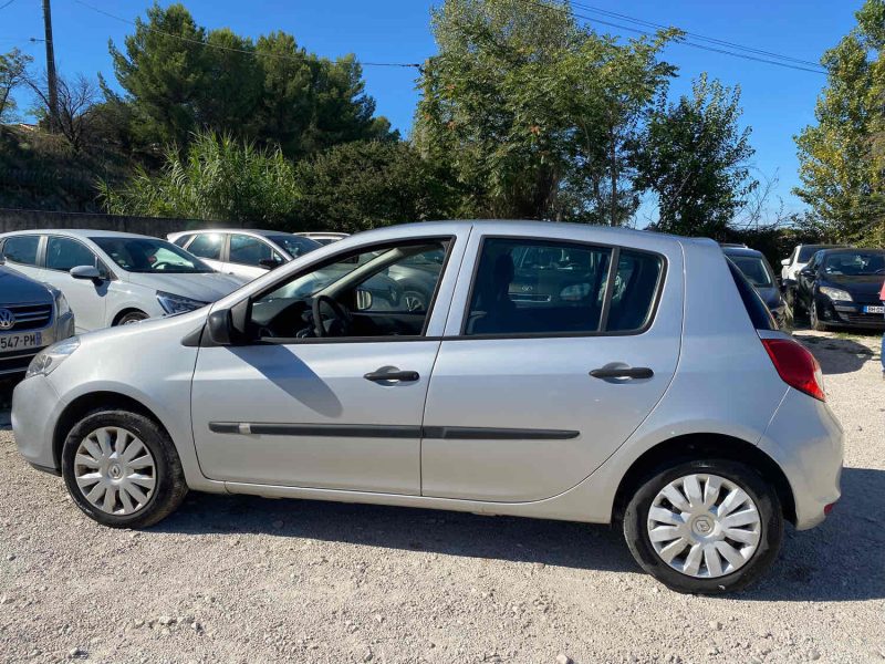 RENAULT CLIO 1.2i - 16V 2011