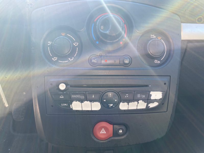 RENAULT CLIO 1.2i - 16V 2011